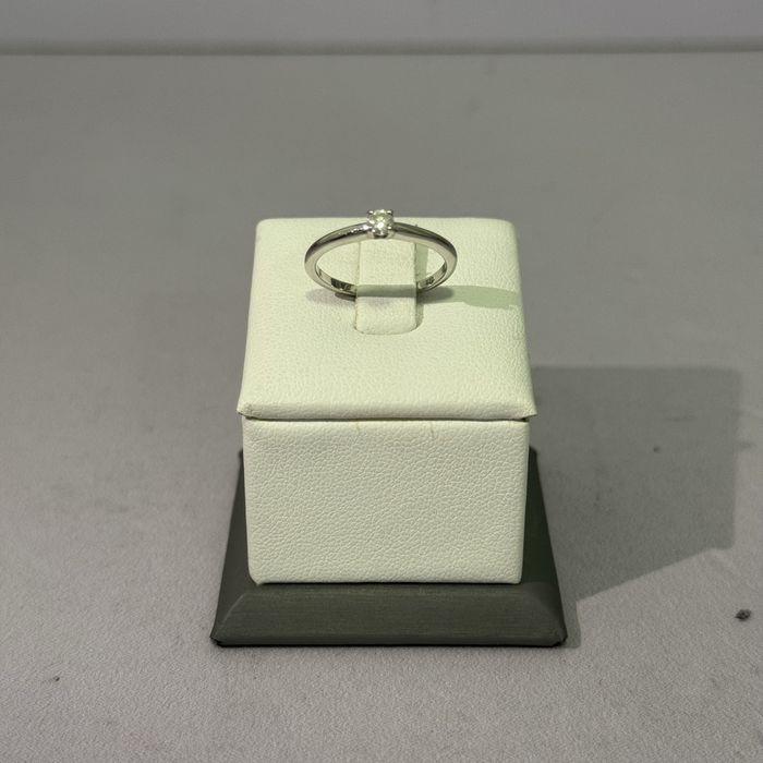 Золотое кольцо с бриллиантом/ СА20185