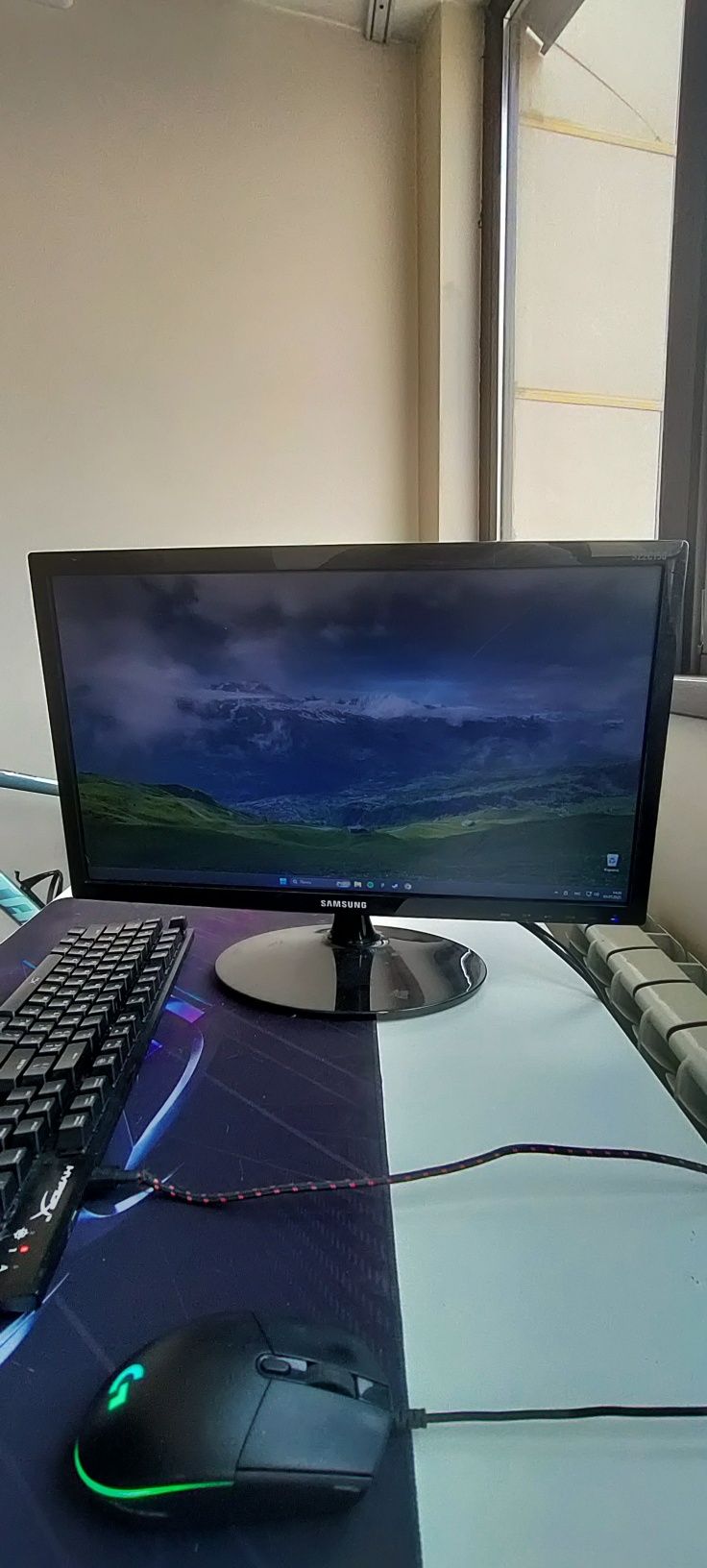 Монитор Samsung S22C150N