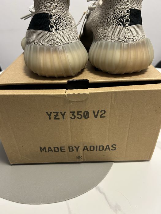 Yeezy 350 v2 negru cu gri