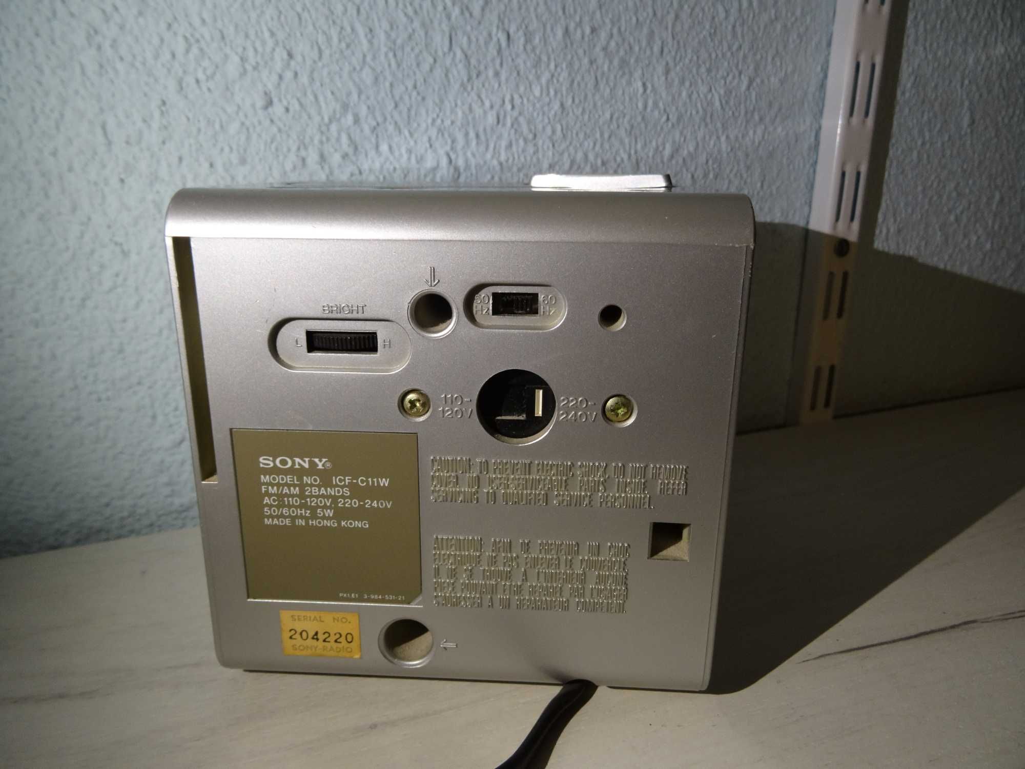 Radio cu ceas Sony Digicube ICF C11W (Japan 1979)