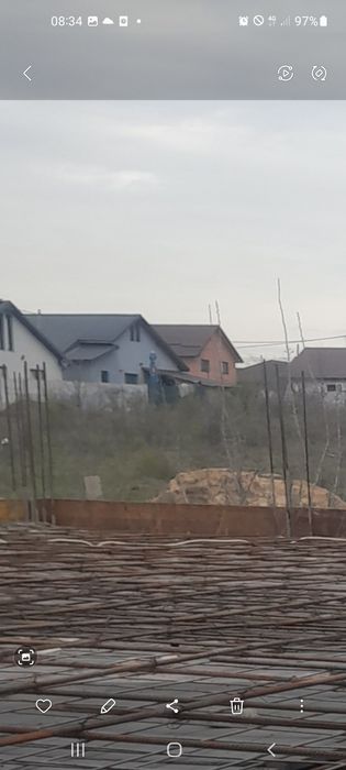 Vând loc de casă  cu construcție în lucru la Ford