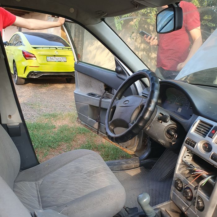 Приора1 по запчастям продам