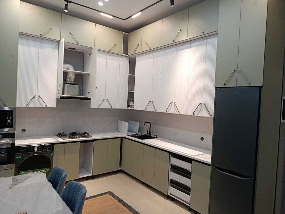 Срочно продается евродом 3 комнаты,1,55соток,Азербайджанский центр.