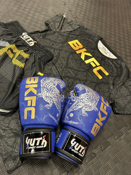 Ръкавици за бойни спортове