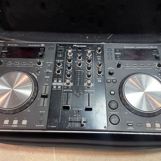 XDJ R1 Диджеевский контроллер