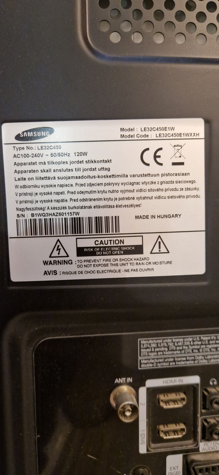 Vând tv samsung led cu suport de perete