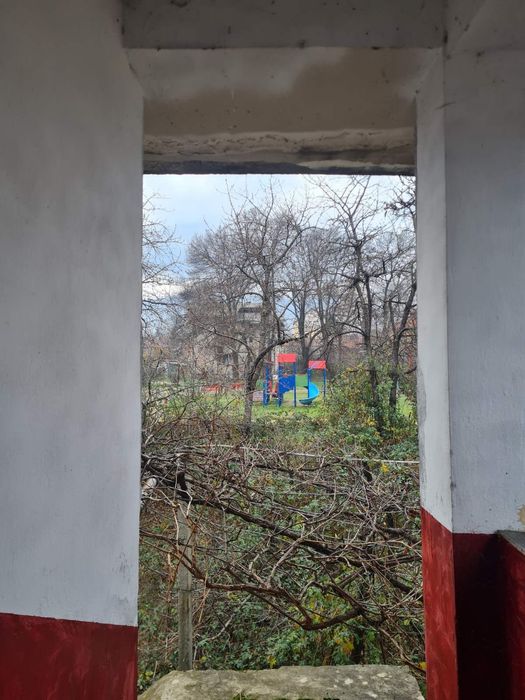 Продавам етаж от къща в Кюстендил Център