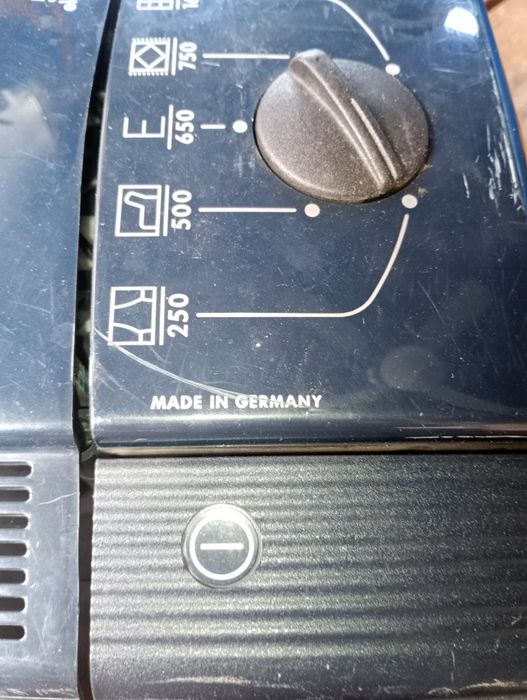 НЕМСКА прахосмукачка AEG 1600w