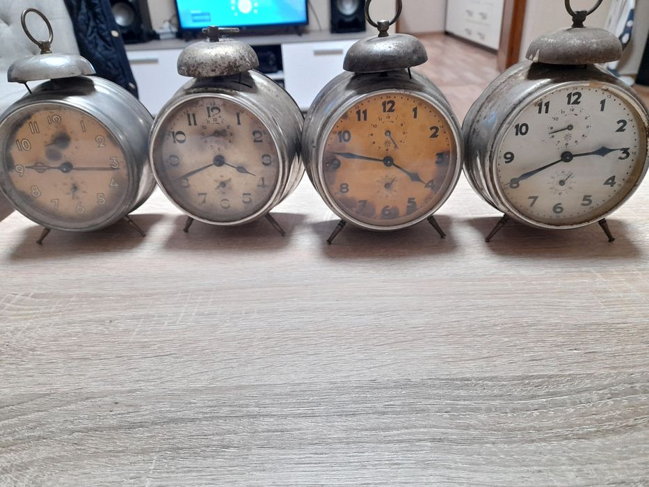 Стари будилници немски