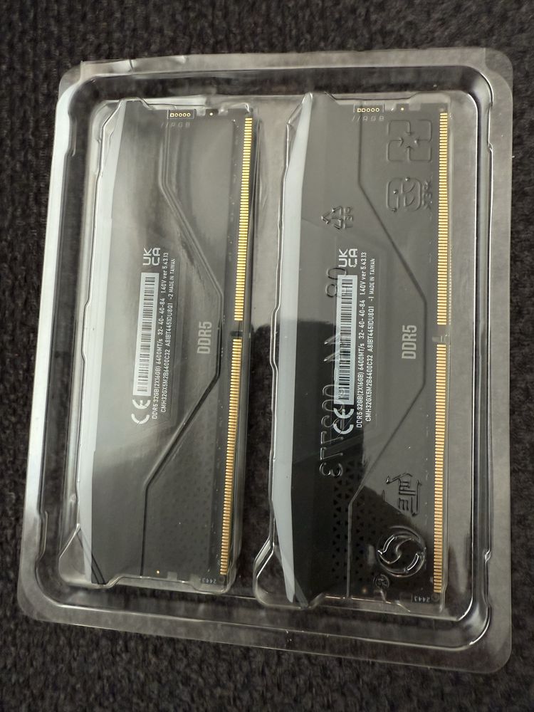 Corsair vengeance rgb DDR5 32gb 6400Mhz ram памет