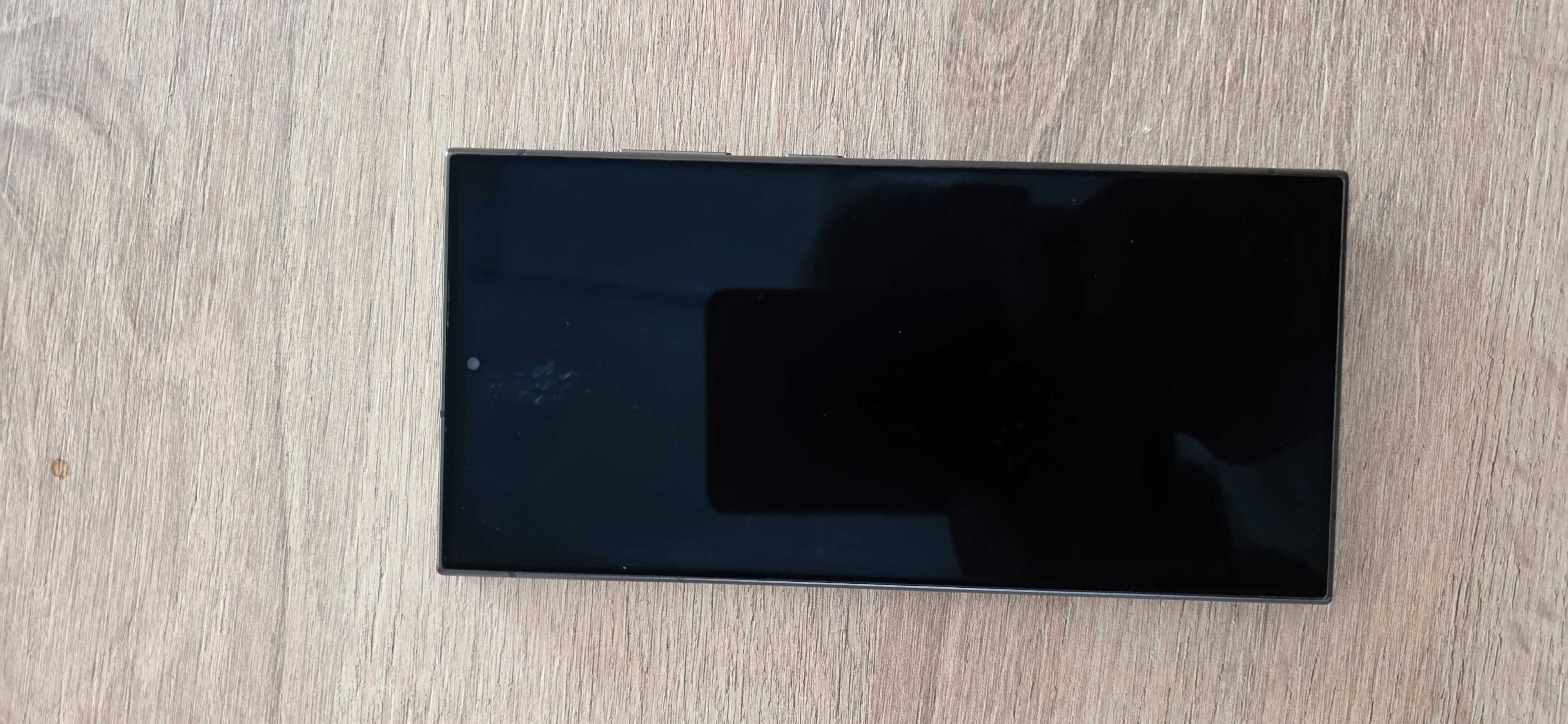 Samsung s24ultra 256gb в много добро състояние