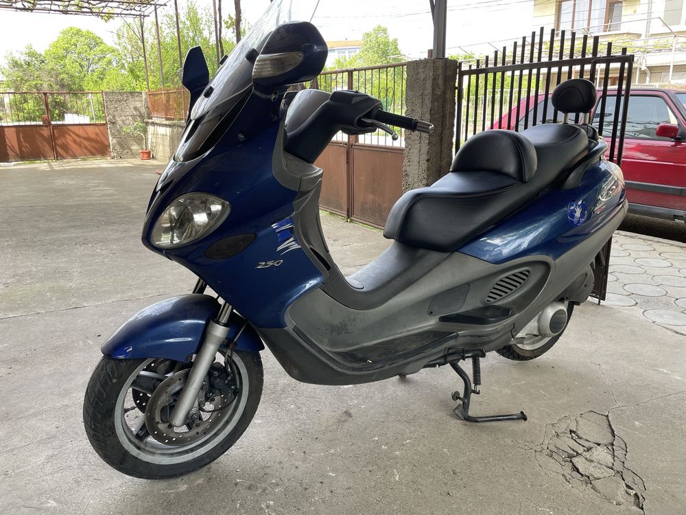 Piaggio x9 250k.