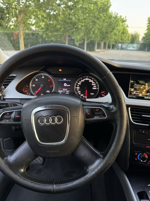 Audi A4 B8.
