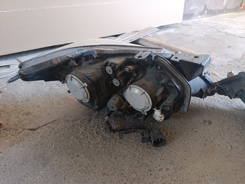 Magnitola tayota va fara