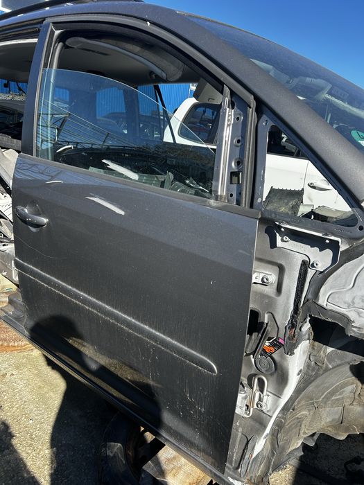 Ușă dreapta față Volkswagen Touran 2012