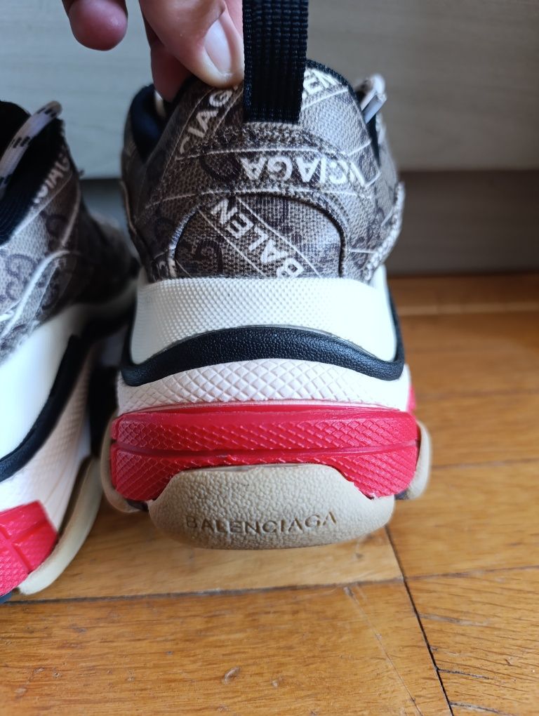 Balenciaga  Gucci  - 36 номер