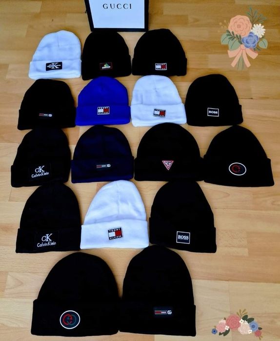 Fesuri unisex logo brodat diverse modele, marime universala