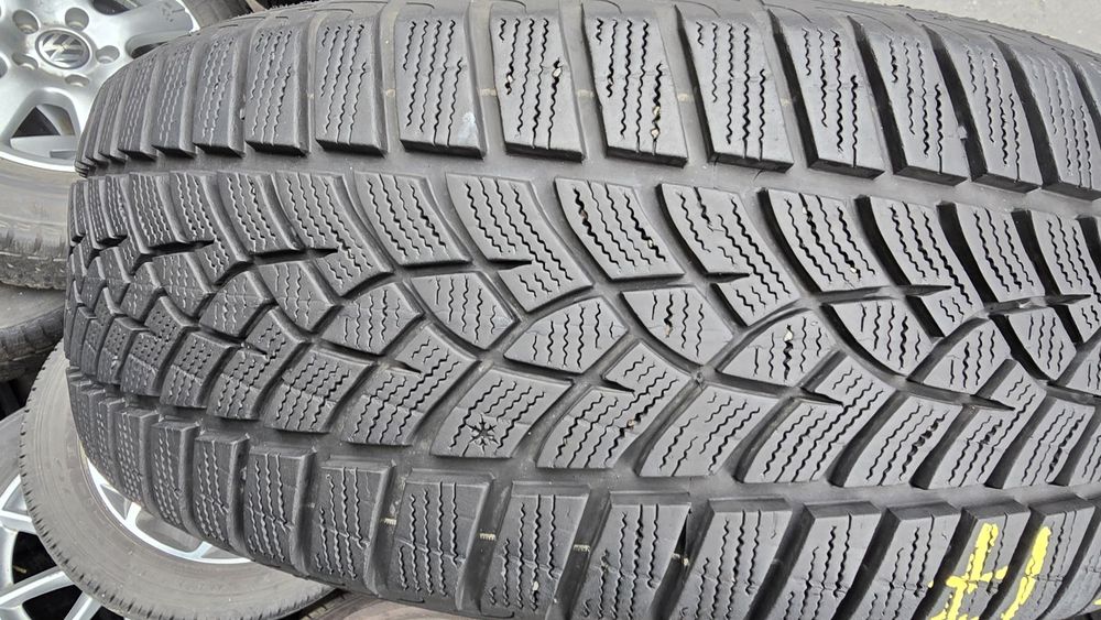4 anvelope iarnă Goodyear 215/55/17 - 6.5 mm