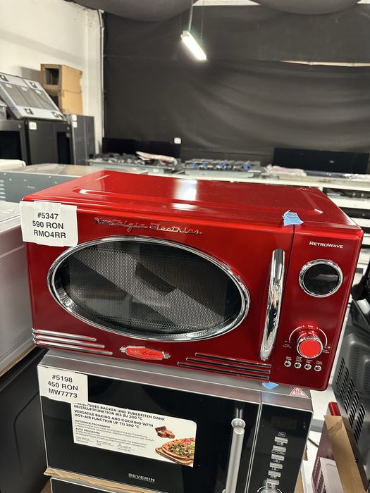 Cuptor cu microunde retro Nostalgia RMO4RR