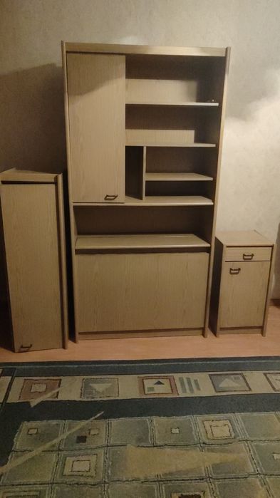 Продам набор шкаф +тумбы
