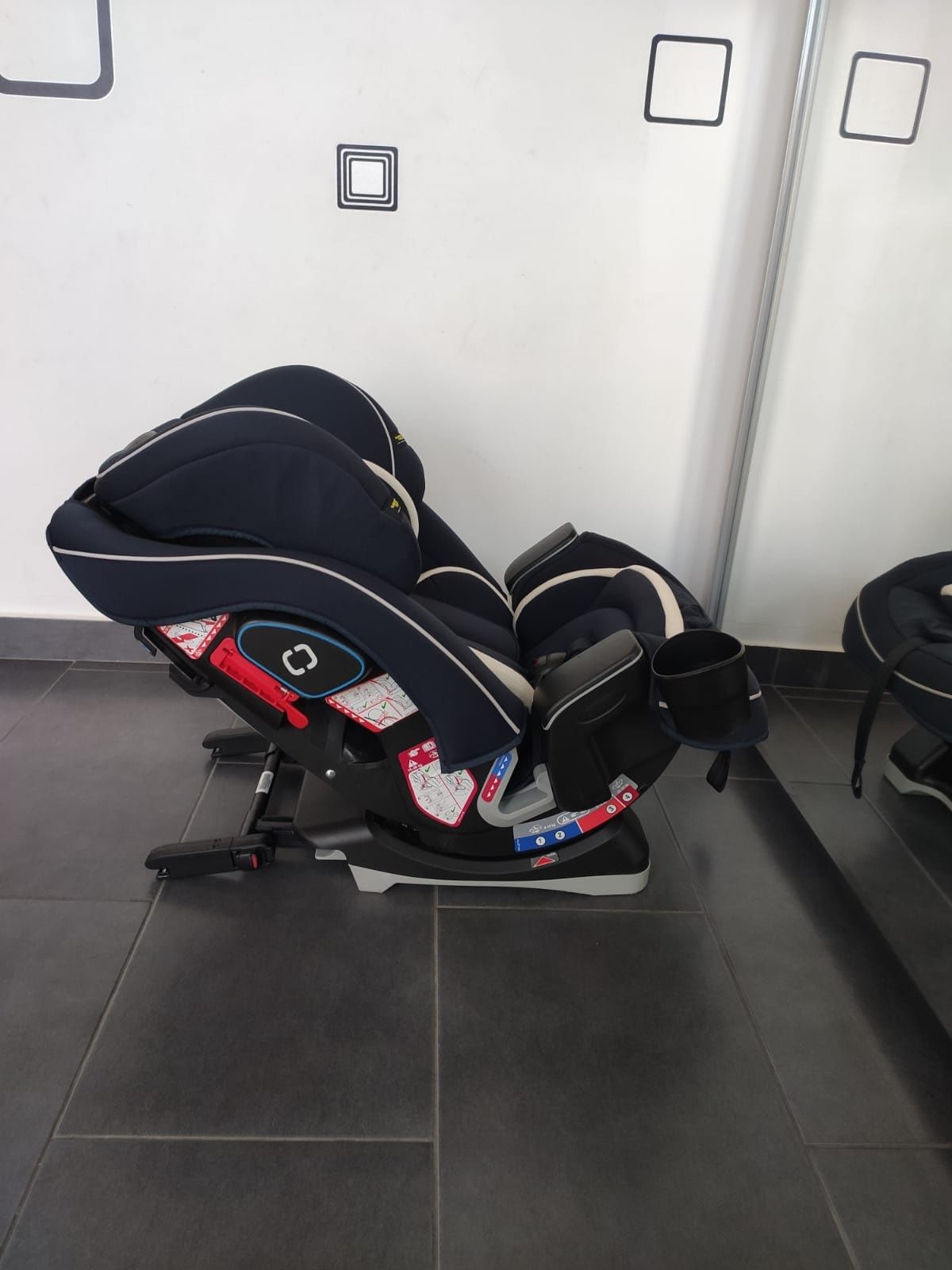 Scaun auto Graco Slimfit LX cu isofix pentru copii intre 0 și 36 kg