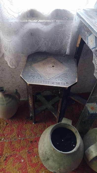 Măsuță cu scaune lucrate manual