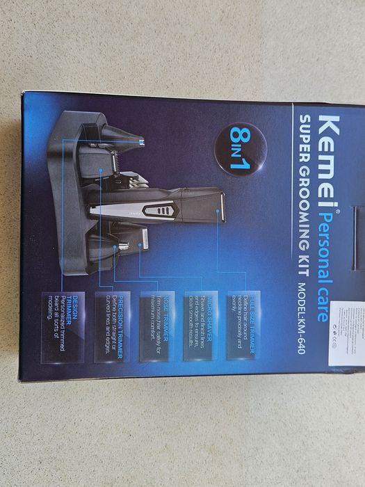 Безжична машинка за подстригване 8 в 1 Kemei KM-640, с аксесоари