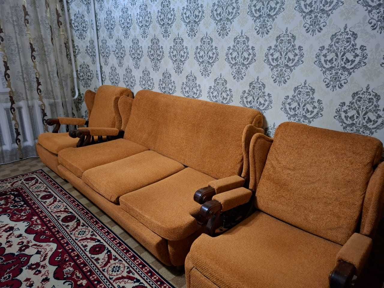 Продам диван и два кресло