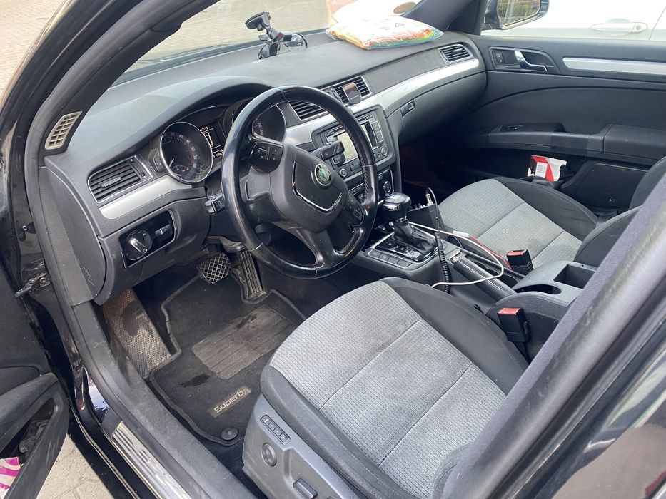 Skoda superb 2011 dsg 177 cai