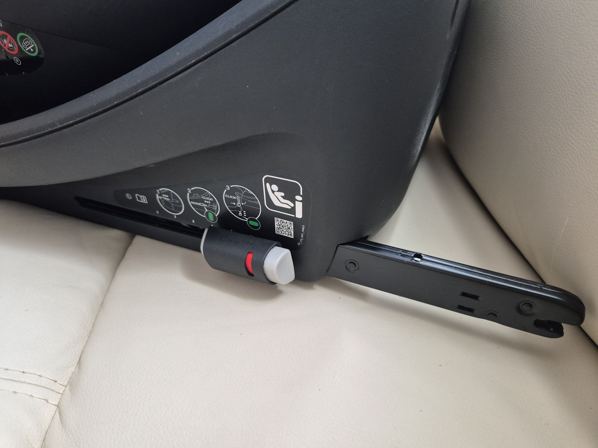 Столче за кола Cybex Cloud g i size + isofix база и адаптери