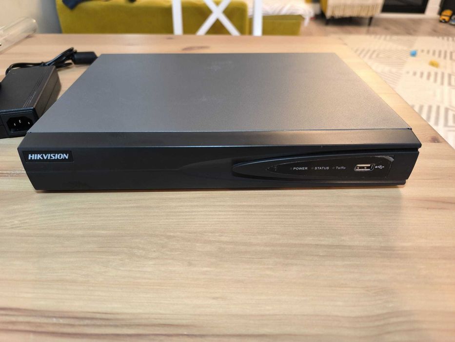 NVR DVR Hikvision DS-7608NI-K1/8P(C), 8 Canale PoE, Suport ONVIF, 8MP