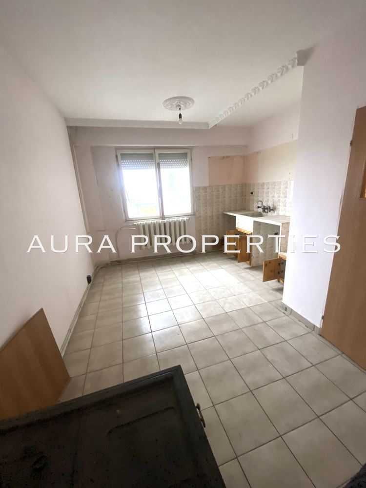 Продава се Двустаен апартамент в Разград, Орел - 65 кв.м за 746 €/кв.м - Снимка #3