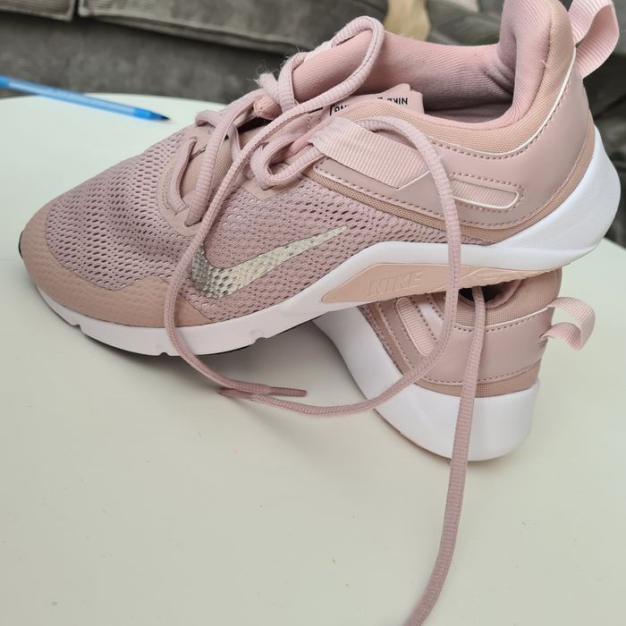 Adidasi Nike, marime 40