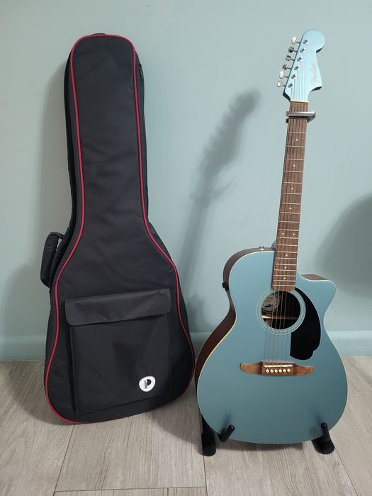 Chitara Fender Newporter (electro-acustica)+accesorii (husa , stativ ,