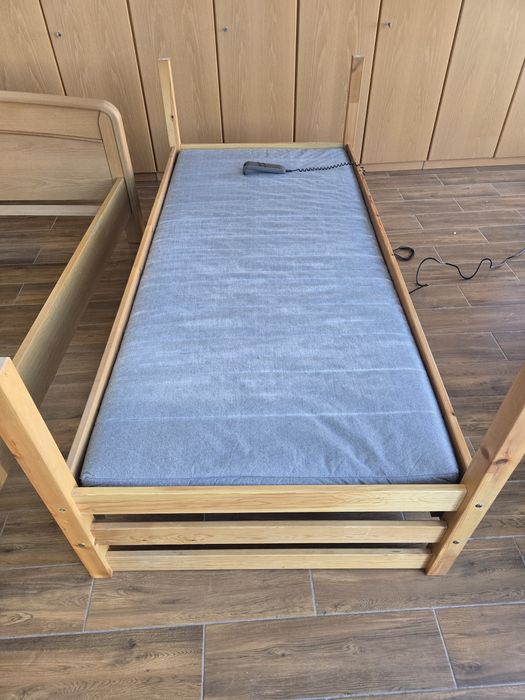 Болнично електрическо легло