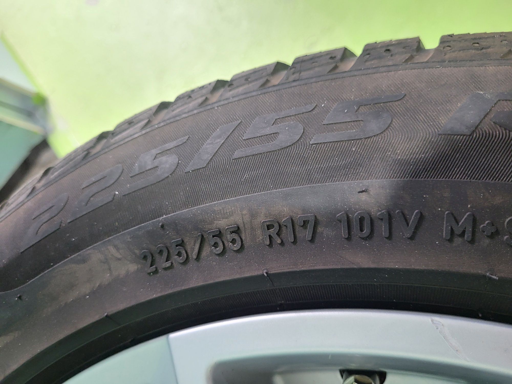 4 бр зимни 225/55/17 Pirelli