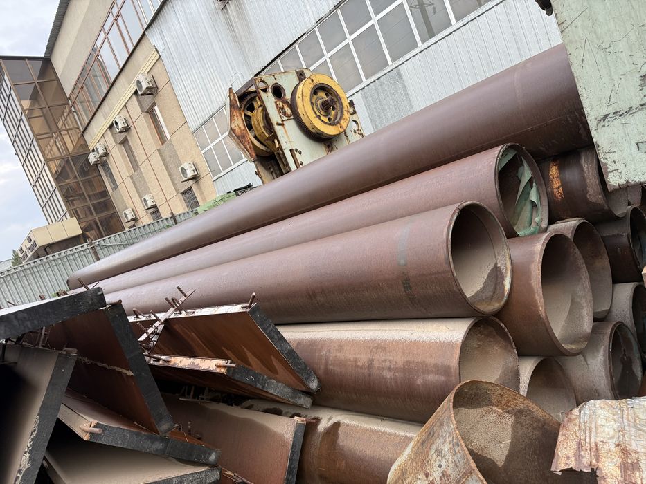 Труба стальная бесшовная толстостенная.