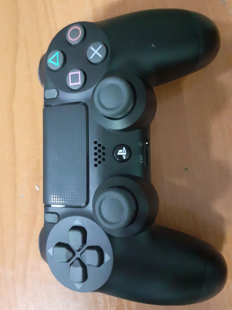 Продаю геймпад от PlayStation 4