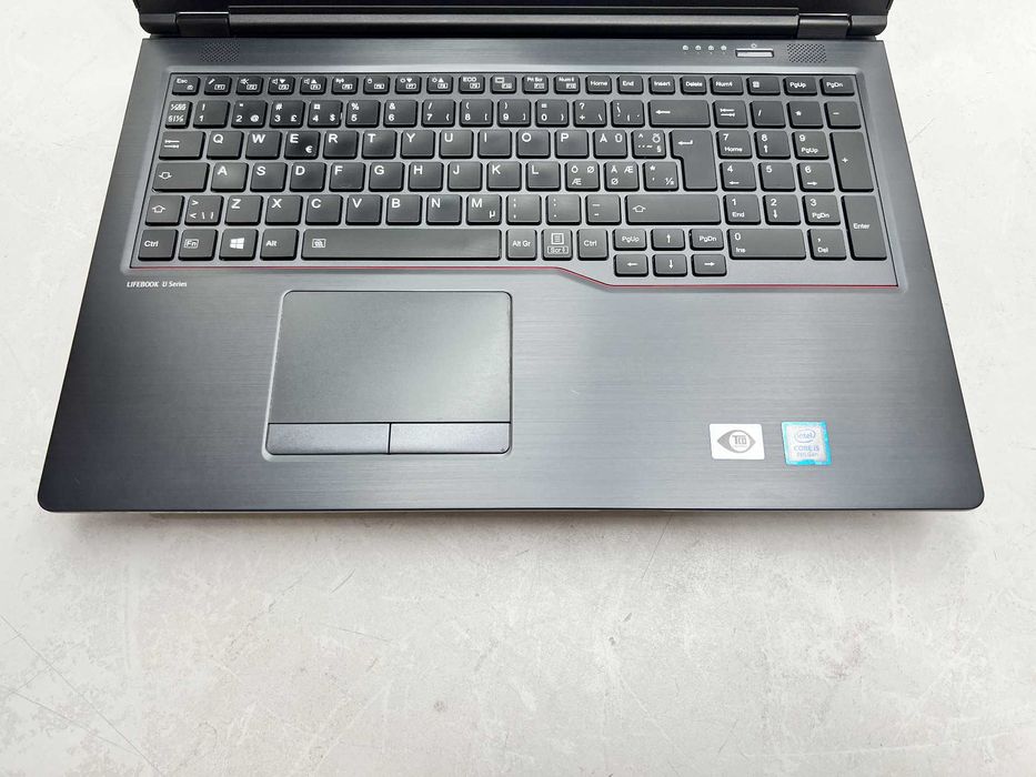 Реновиран лаптоп Fujitsu LIFEBOOK U758 15.6" IPS i5-8250U 8GB 260GB