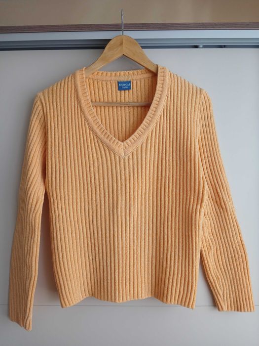 Продавам дамски блузи