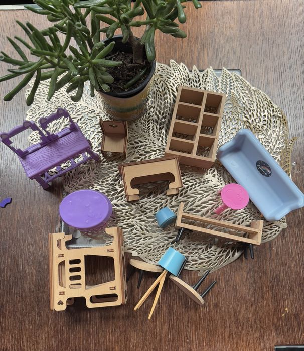 Дървена къща за кукли