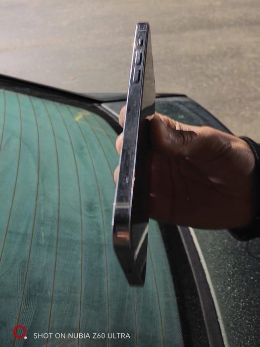 Iphone 12 pro ,,nu are nicio problem arata canou