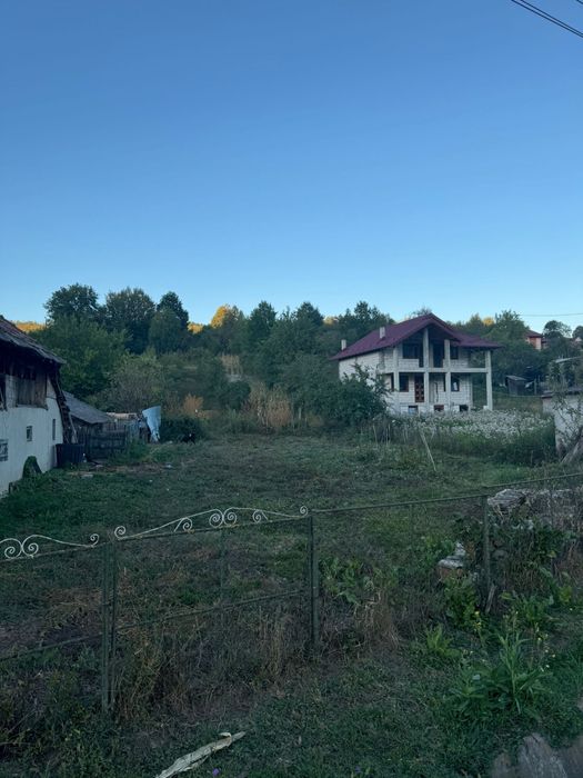 Teren intravilan de vanzare