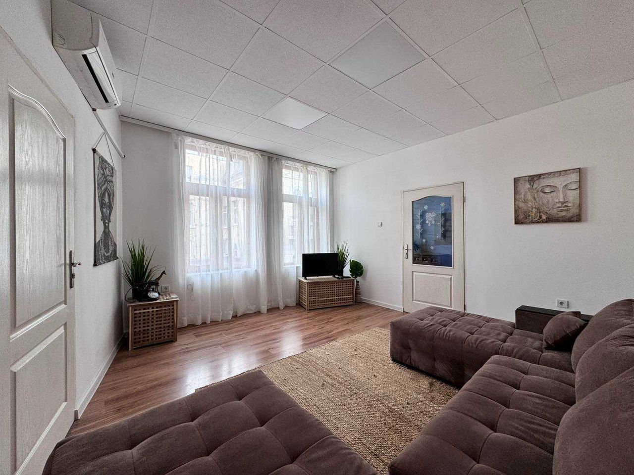 Продава се Тристаен апартамент в Русе, Център - 110 кв.м за 1555 €/кв.м - Снимка #1