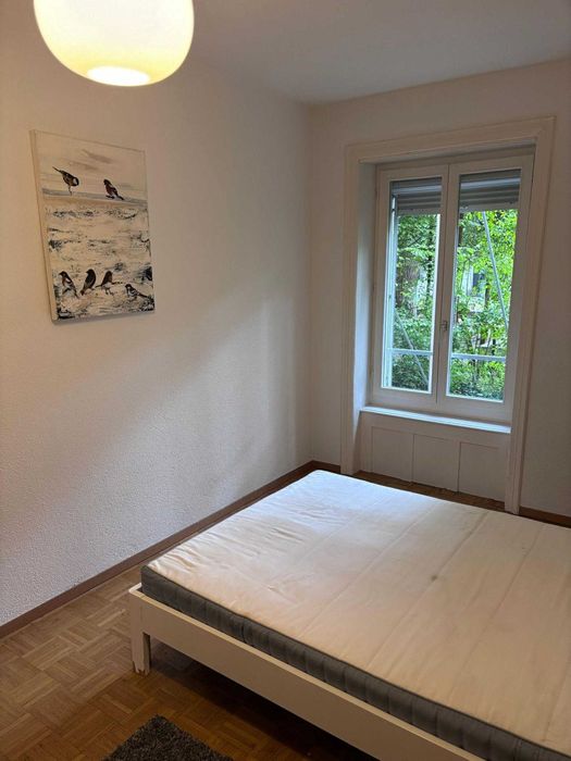 Дава се под наем Тристаен апартамент в София, Център - 80 кв.м за 484.5 € - Снимка #1