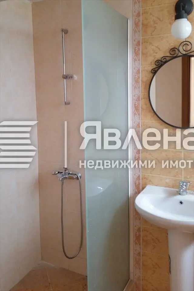 Просторен тристаен мезонет с панорама към планината и града