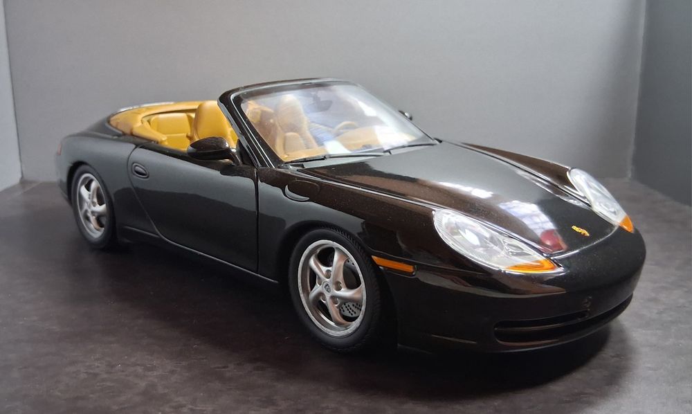 Porsche 996  Cabriolet 1:18 UT model