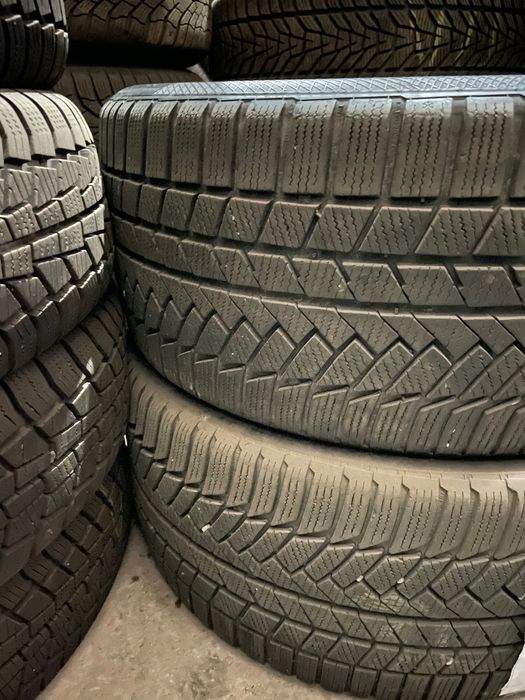 Гуми Pirelli 285/40 R21 DOT21 от хотел