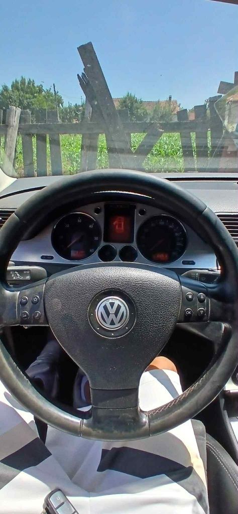 Vând passat b6 automata