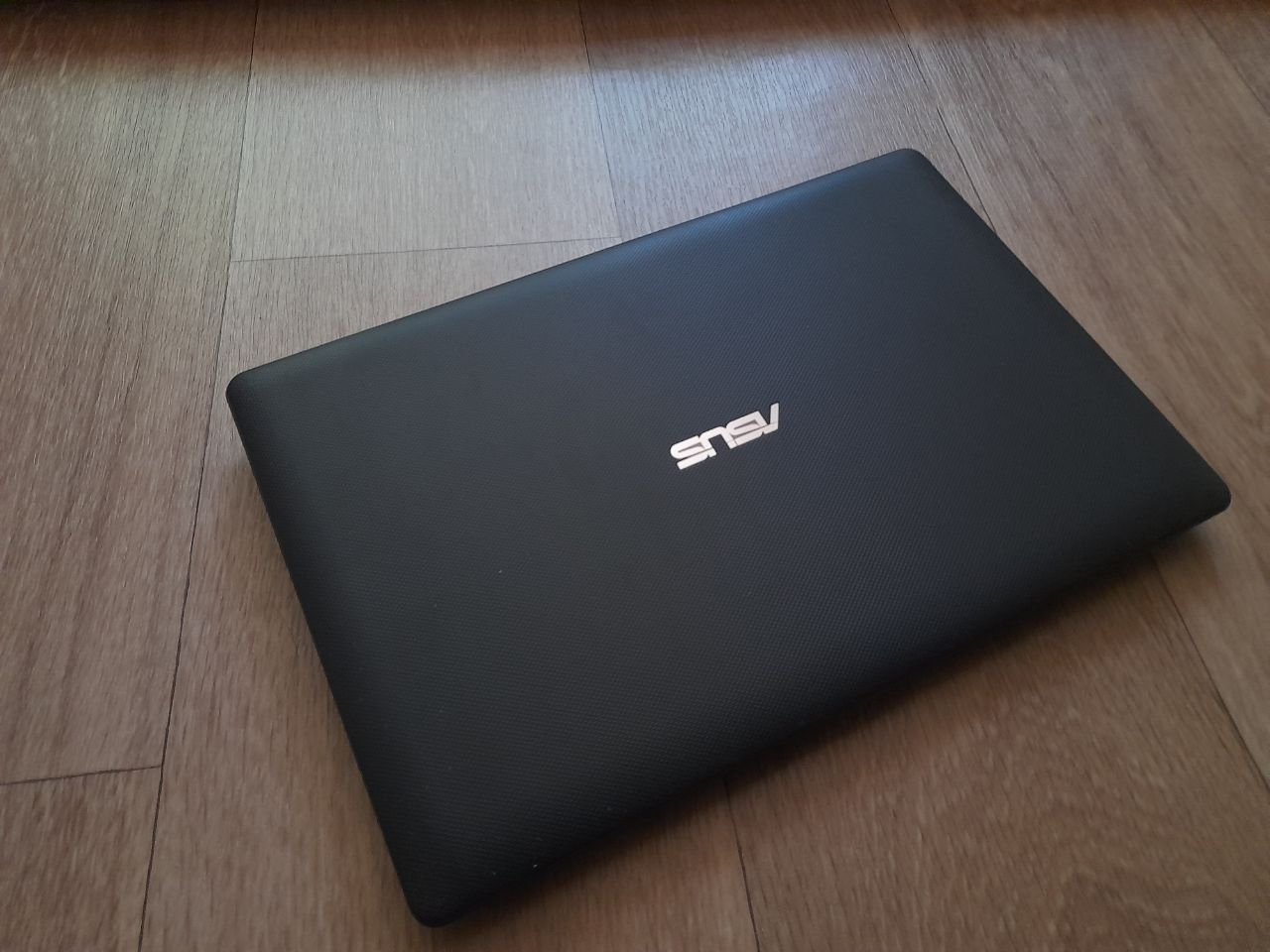 Ноутбук модель Asus x200ma